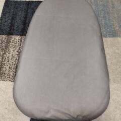 ロータイプのアイロン台の画像