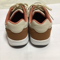 新品 メンズ　スニーカー　ベージュ　26.0cmの画像