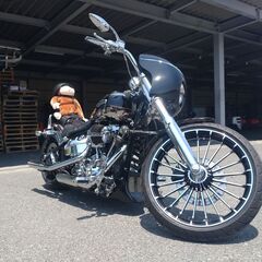 ハーレーブレイクアウトCVOの画像