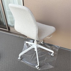 IKEA ロングフィエル ホワイト 回転椅子 デスクチェア オフィスチェアの画像