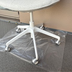 IKEA ロングフィエル ホワイト 回転椅子 デスクチェア オフィスチェアの画像