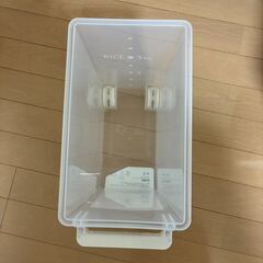 【美品・11/14(金) or 15(土) 引取限定】イノマタ化学 袋ごと米びつ 5kg (キャスター付)の画像