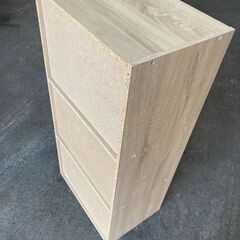 コマ付き3段棚の画像