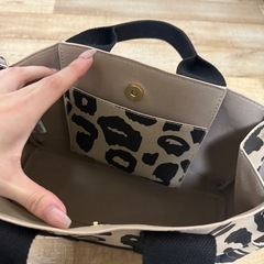 今年買ったヒョウ柄のハンドバッグの画像