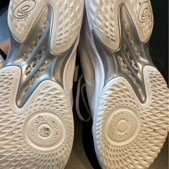 アシックス　バッシュ　ローカット　バスケ　ミニバス
の画像