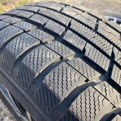 スタッドレス 215/60R16 東北東北6県無料配送対応‼️爆安‼️最終値下げ‼️③超超超バリ溝❗ 国産トーヨータイヤ‼️ アルミ付き 国産 タイヤ !!　スタッドレスの画像