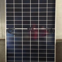 新品715Wソーラーパネルの画像