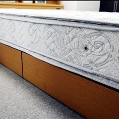 ダブルベッドの画像