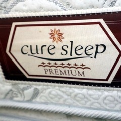 ダブルベッドの画像