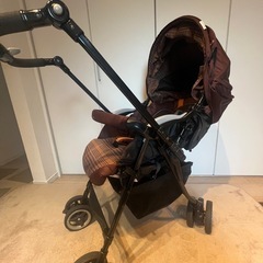 コンビ ベビーカー ディアクラッセ オート4キャストの画像