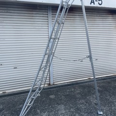 オールアルミ三脚脚立の画像