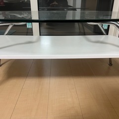 2段ガラステーブル　の画像