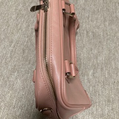 ピンクカバンの画像
