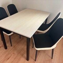 新品食卓5点セット！22800円
の画像