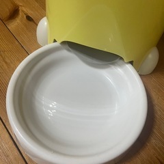 ペット用　自動餌やり機　LUSMOの画像