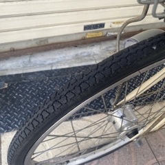 ブリヂストン　ラピス　白　カゴ付き自転車　ギアなし　前後ろカゴ付き　かぎあり　26インチ の画像