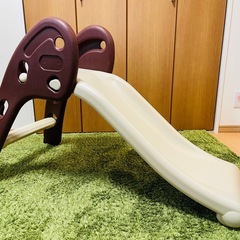 子ども用滑り台の画像
