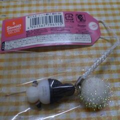 ブラック 雪だるま・ニット帽キティ 根付 ご当地キティの画像