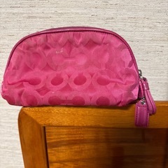 coacコーチのポーチ　メイクポーチの画像