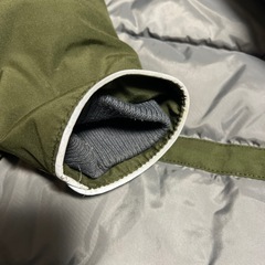 GAP カーキ上着の画像