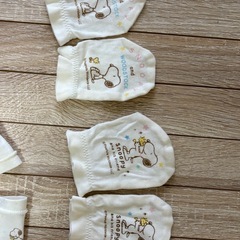SNOOPY 短肌着、ミトン、ぼうしの画像