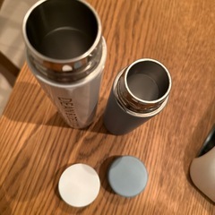 ディー&デルーカ水筒2つの画像