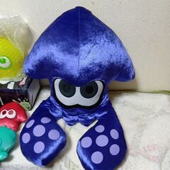スプラトゥーン　イカ特大ぬいぐるみ＆イカタコミニポーチ4個＆イカソープディスペンサーの画像
