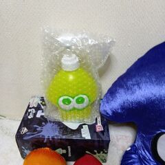 スプラトゥーン　イカ特大ぬいぐるみ＆イカタコミニポーチ4個＆イカソープディスペンサーの画像