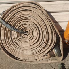 消火ホ－ス　と　ノズル　口径小さい　古いの画像