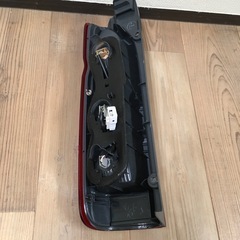 トヨタ  ハイエース200系右テールランプ❗️の画像