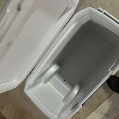 コールマンのエクストリームホイールクーラー62QT（約58L）の画像