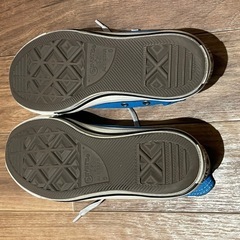 コンバース ブルー ミドルカット スニーカーの画像