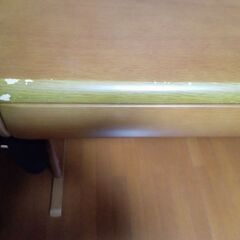 小泉産業株式会社勉強机の画像