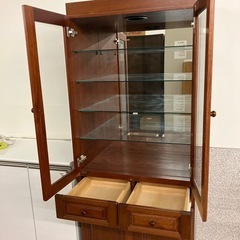 K2511-169 食器棚 ダークブラウン ※内部灯断線の為、着きません キズ汚れ有りの画像