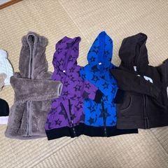 子ども服　パーカーの画像