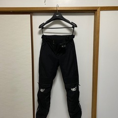 BERIK バイクパンツ Mサイズ 黒の画像
