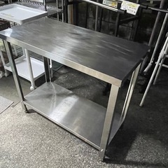【リサイクルサービス八光】幅90cm ステンレス製作業台 2段棚付きの画像