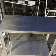 【リサイクルサービス八光】幅90cm ステンレス製作業台 2段棚付きの画像