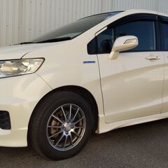 ハイブリッド　フリード・スパイク　両側パワスラ　貨物登録可能　ジャストセレクション　クルコン　パールホワイトの画像