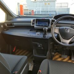 ハイブリッド　フリード・スパイク　両側パワスラ　貨物登録可能　ジャストセレクション　クルコン　パールホワイトの画像