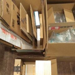 各種ダンボール　緩衝材　一升瓶木箱の画像