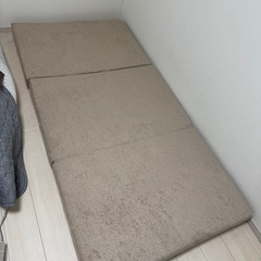 シングルサイズ用折り畳みマットレスの画像