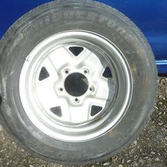 ジムニー　スペアタイヤ　175/80R16　１本の画像