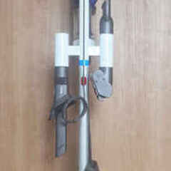 ■大幅値下げ■スタンド付き★動作良好・ダイソン・dyson・大人気の掃除機・オムニグライドSV19・バッテリー良好■の画像