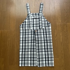 チェックエプロンの画像