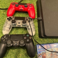 ＰＳ4PlayStation本体、コントローラー3つ、ソフトまとめての画像
