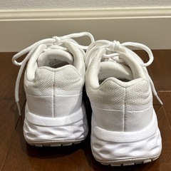 美品 
ナイキ 白スニーカー 23.5cm の画像