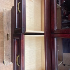 ☆ドリーム荒牧店☆ジモティー割引有☆【クリーニング済み】オールドカリモク 食器棚　現状販売の画像