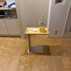 サイドテーブルの画像