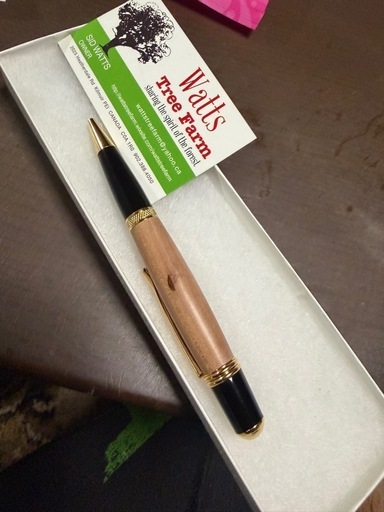 赤毛のアン作者の自宅敷地内に生えていたリンゴの木を使って制作された超希少なwatts tree farm製ボールペン